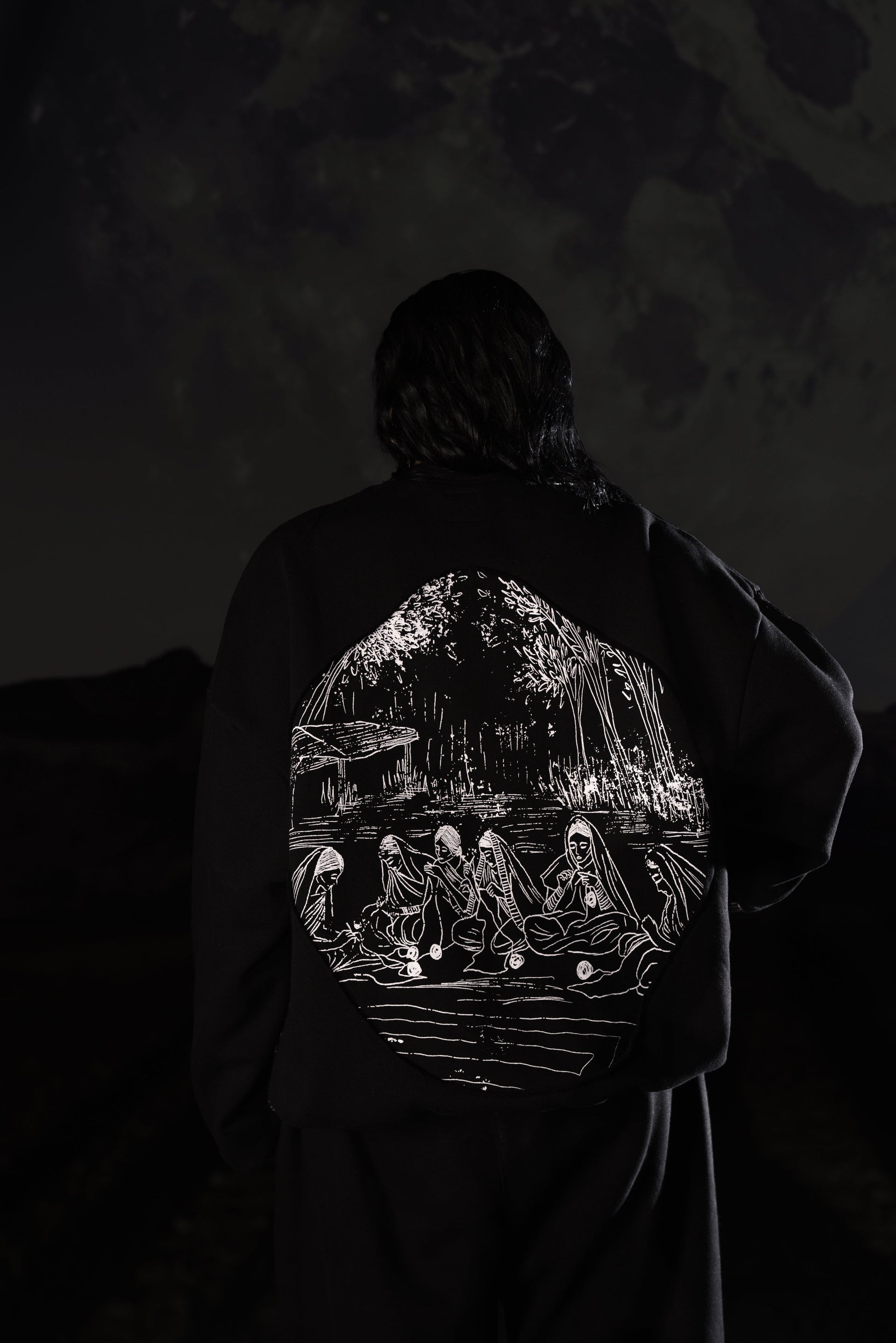 OLD VILLAGE V2 BLACK SWEATSHIRT