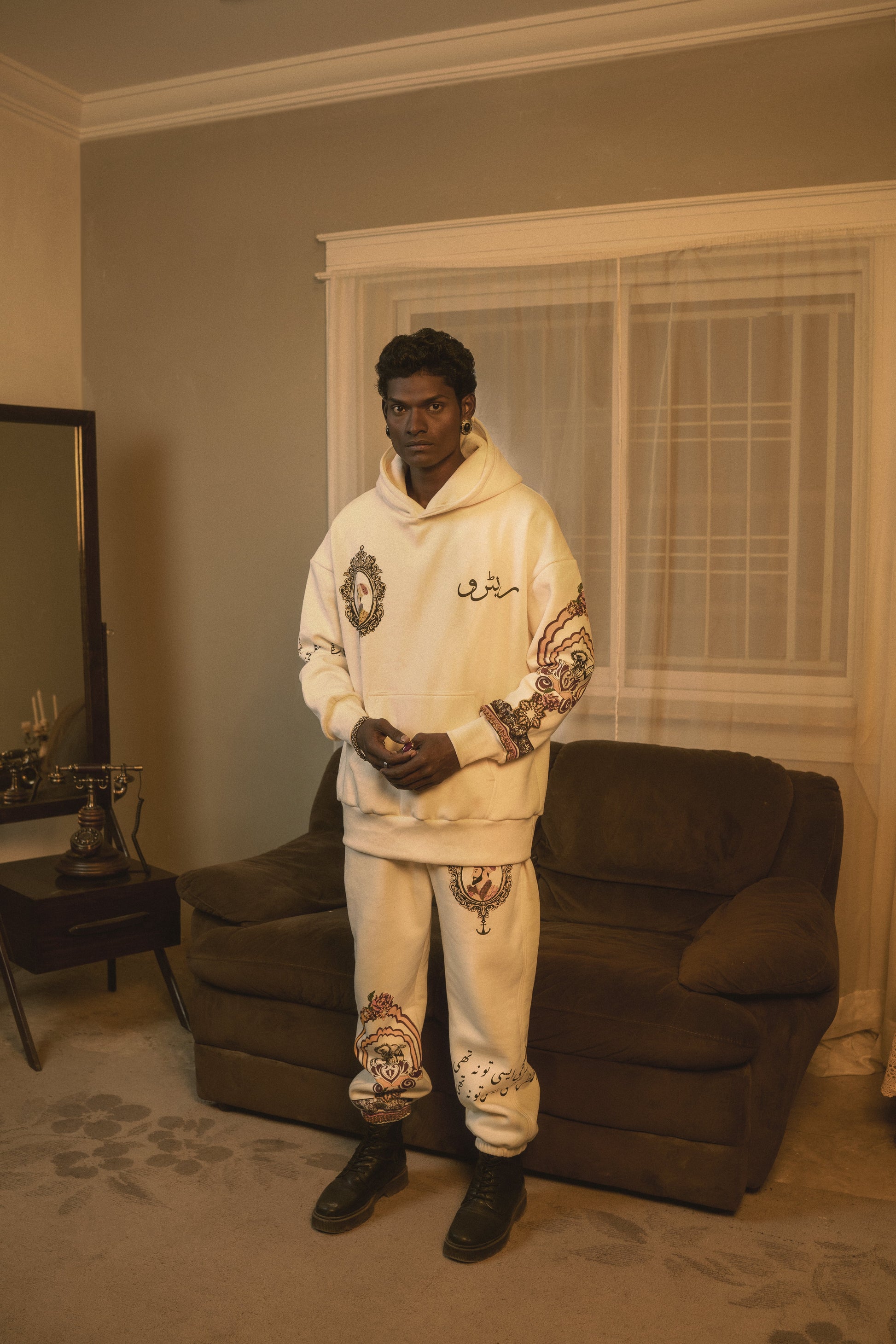 DYNASTY OFFWHITE HOODIE