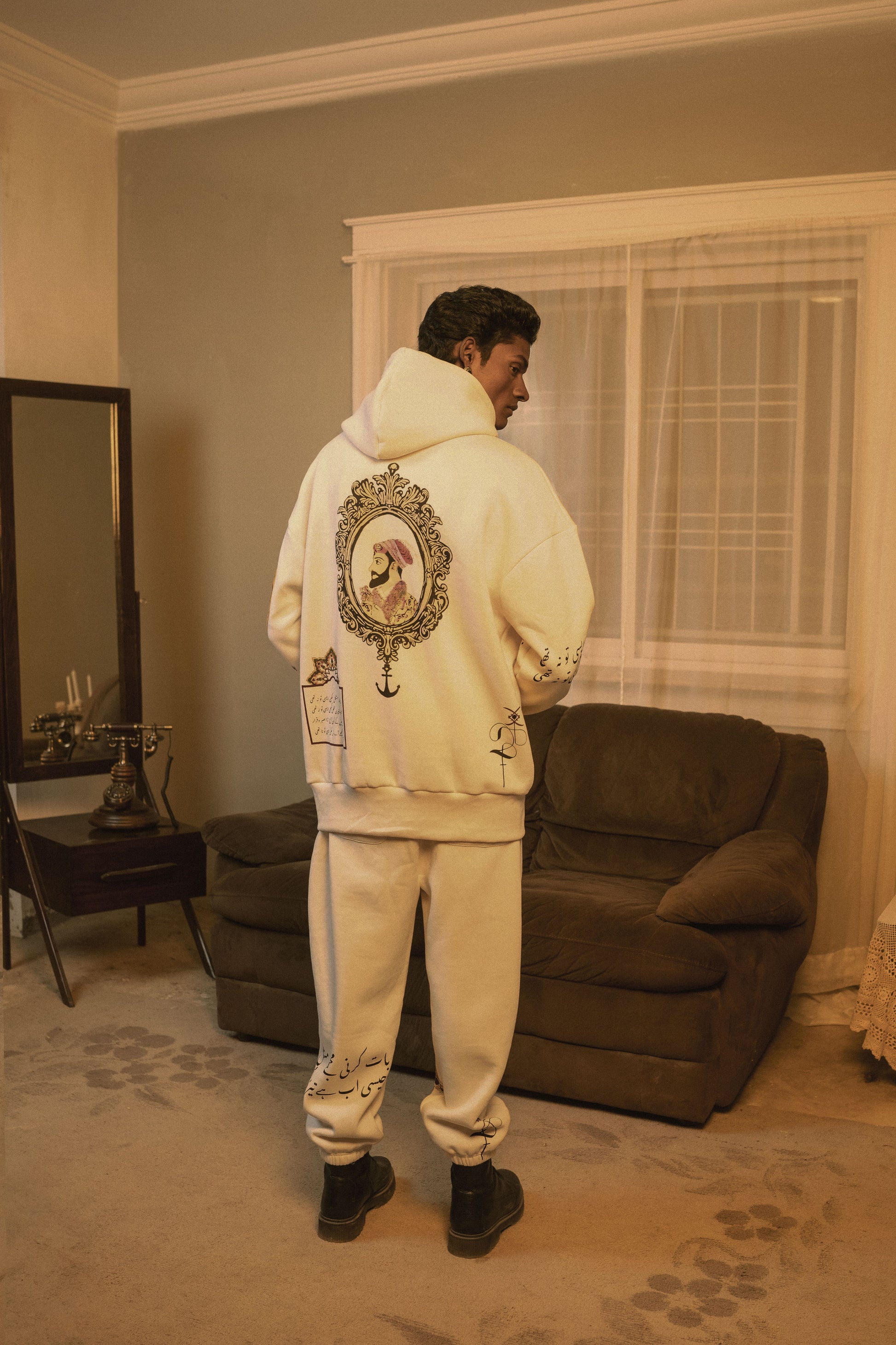 DYNASTY OFFWHITE HOODIE