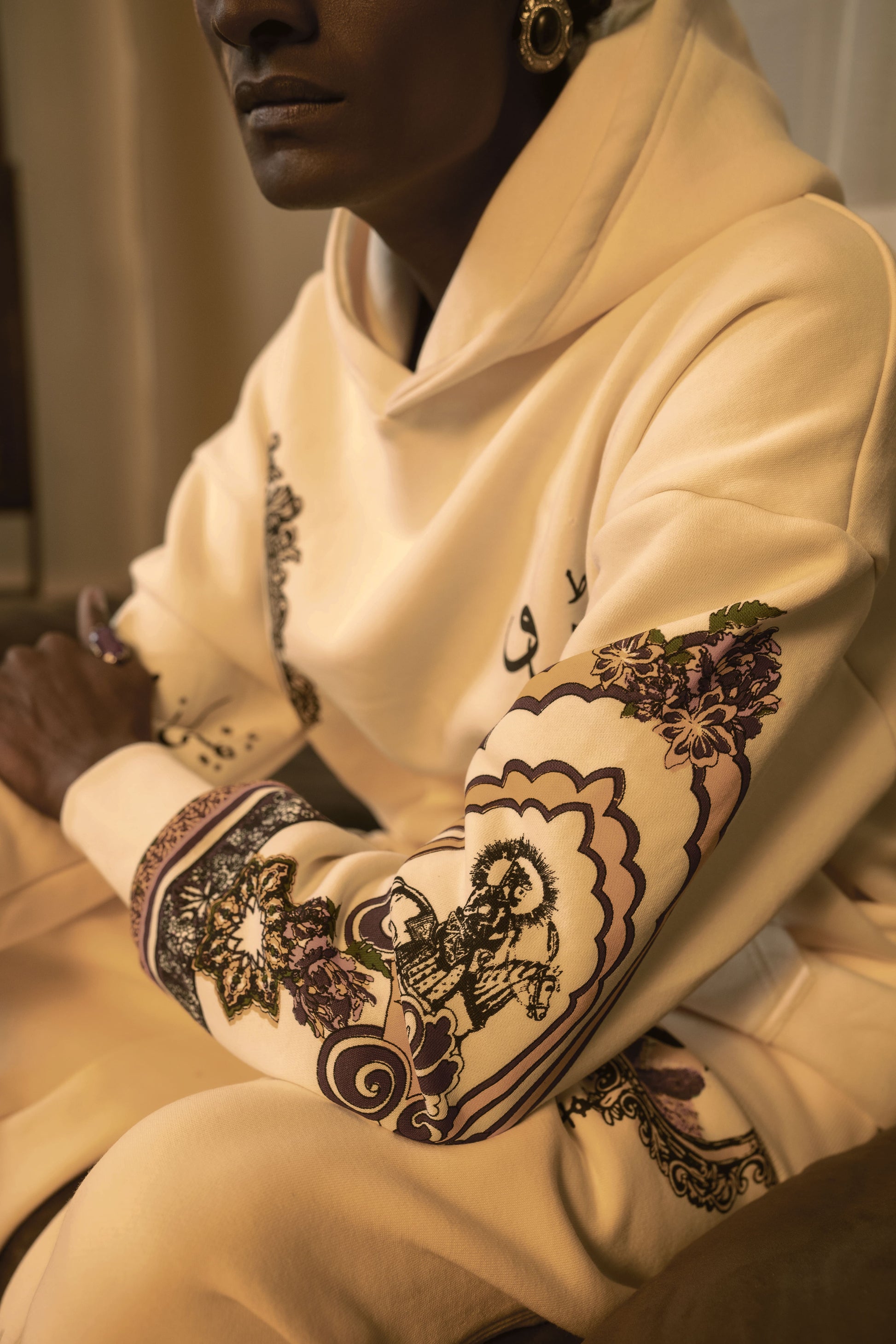 DYNASTY OFFWHITE HOODIE