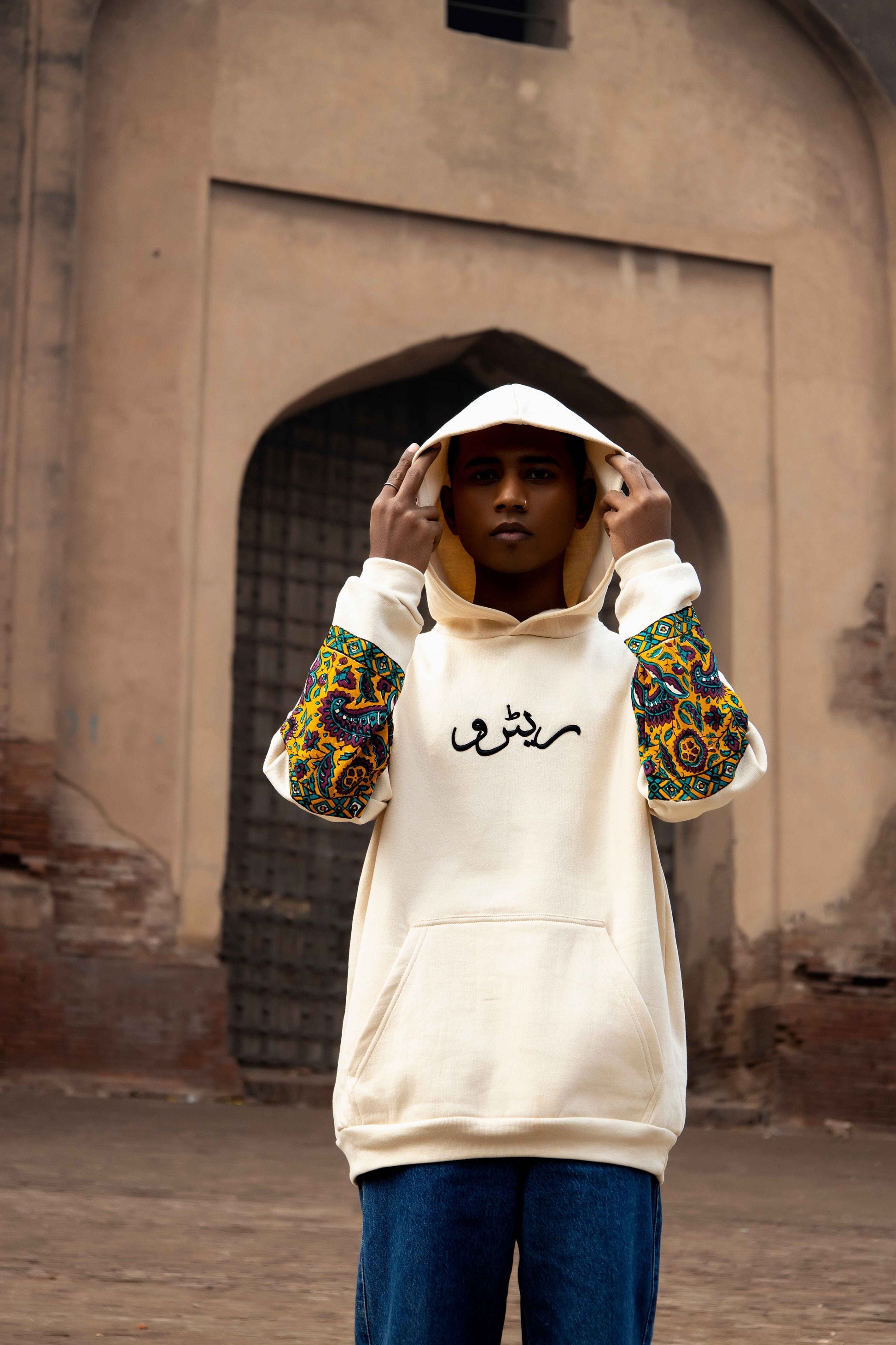 PEACOCK THRONE BLOCK PRINTED HOODIE